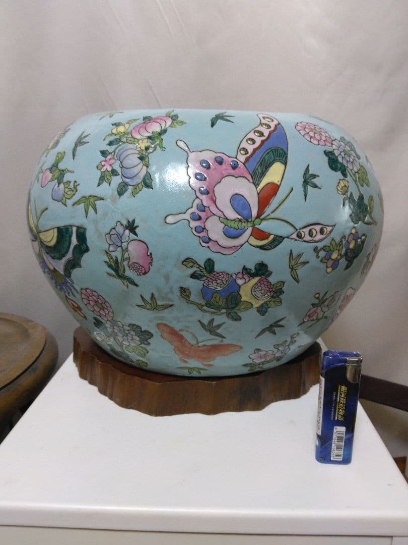 中国美術粉彩花蝶紋壺