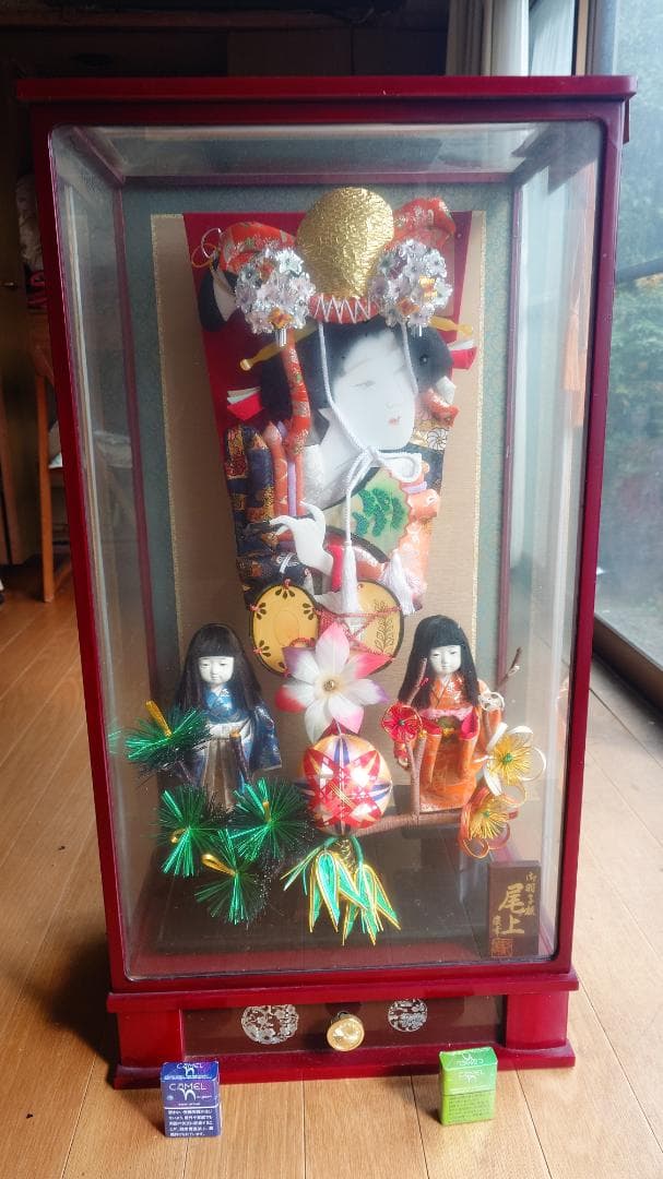 伝統的な羽子板 高さ約50cm