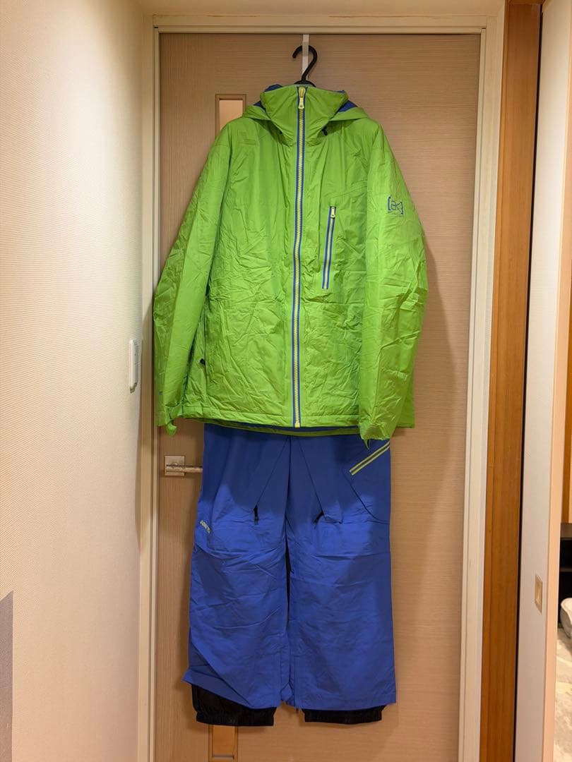 BURTON スノーボードウェア ak