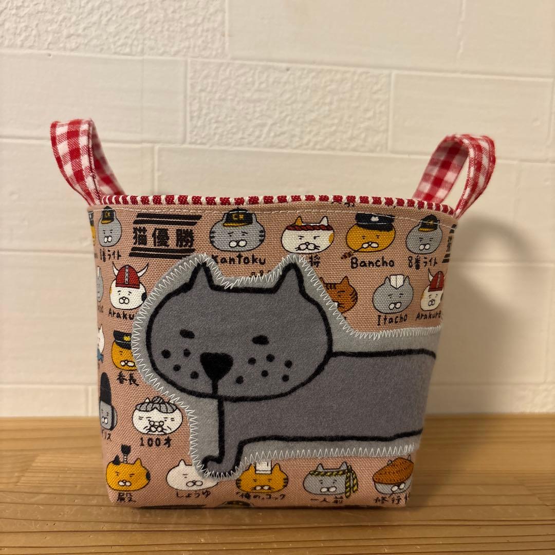 感謝価格　SALE 猫柄　持ち手付き20cmファスナーポーチ　人気　ハンドメイド