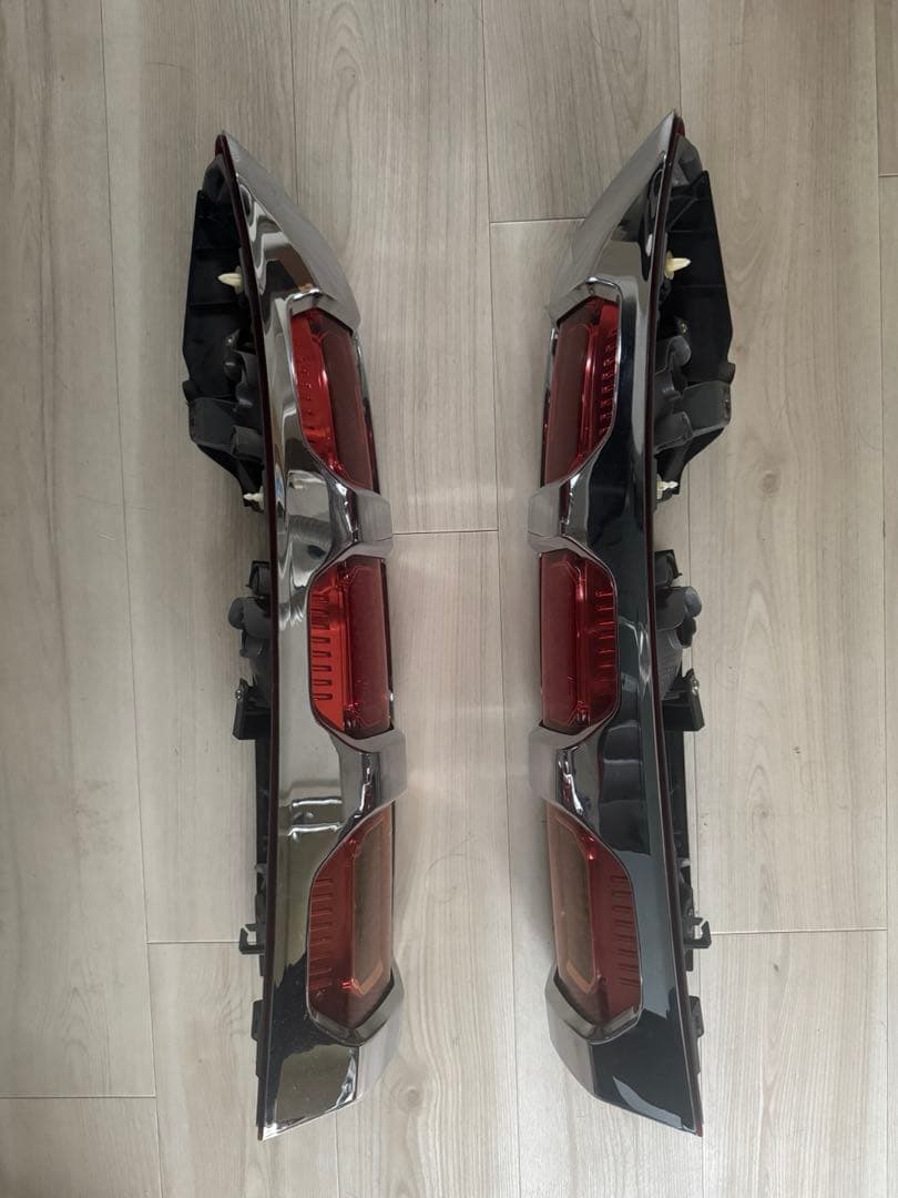 ホンダ　クロスロード　テールランプ 赤/クリア