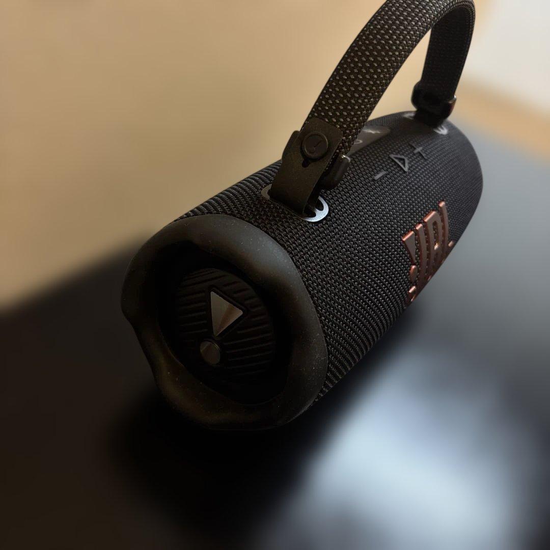 美品　JBL Charge 6 ポータブルスピーカー　 ブラック　お買い得品