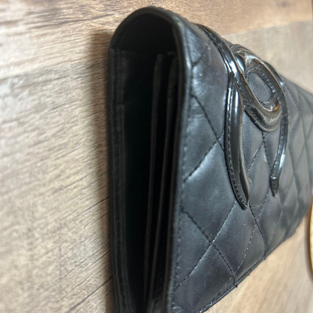 〝緊急値下げ〟 CHANEL二つ折財布
