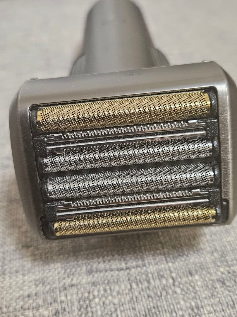 IZUMI　フラッグシップ6枚刃　充電式往復シェーバー　 IZF-E863R-S