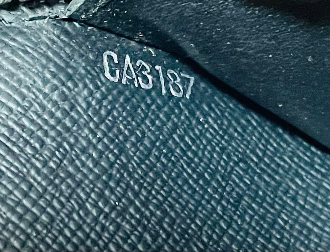 美品☆ルイヴィトン　エピ オーガナイザー ジッピーウォレット 長財布