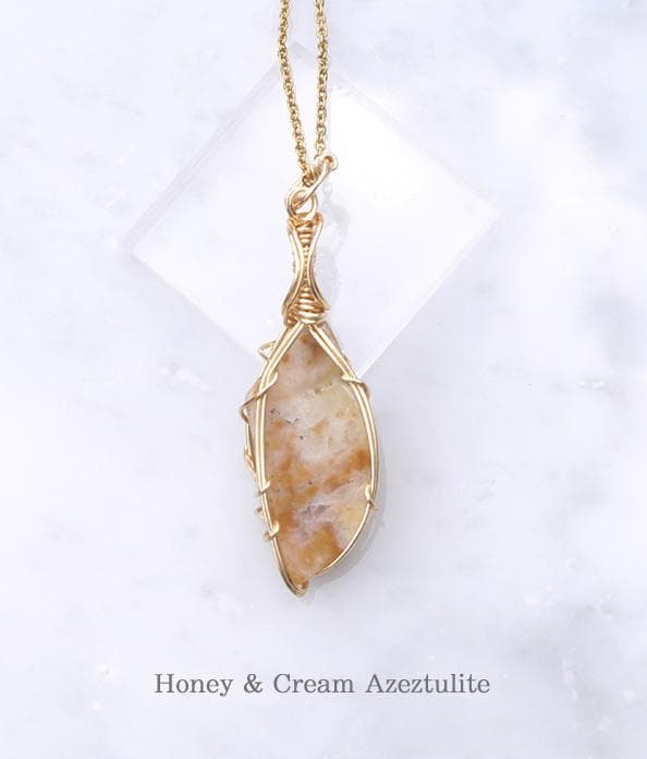 アゾゼオ ハニー＆クリームアゼツライト ペンダント◇