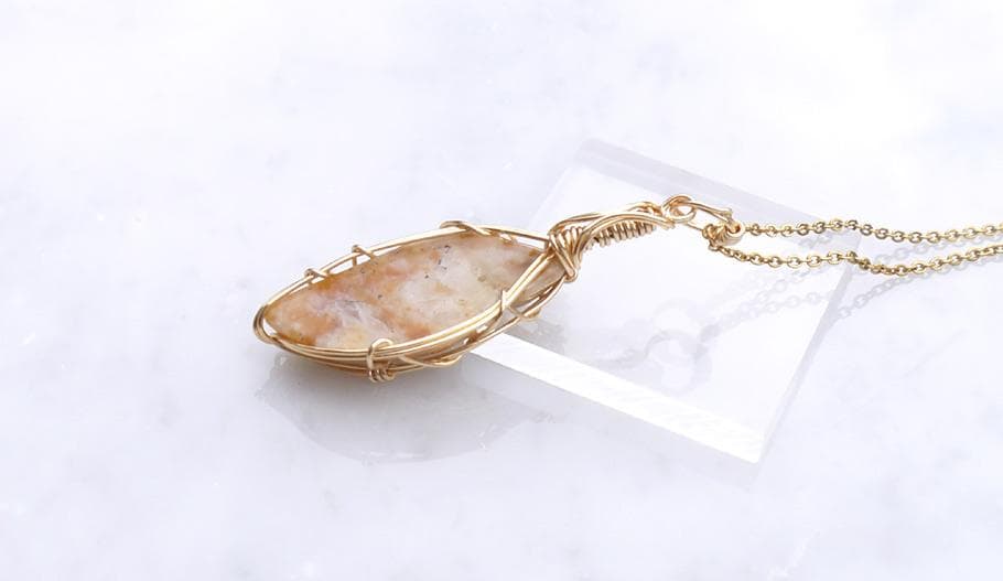 アゾゼオ ハニー＆クリームアゼツライト ペンダント◇