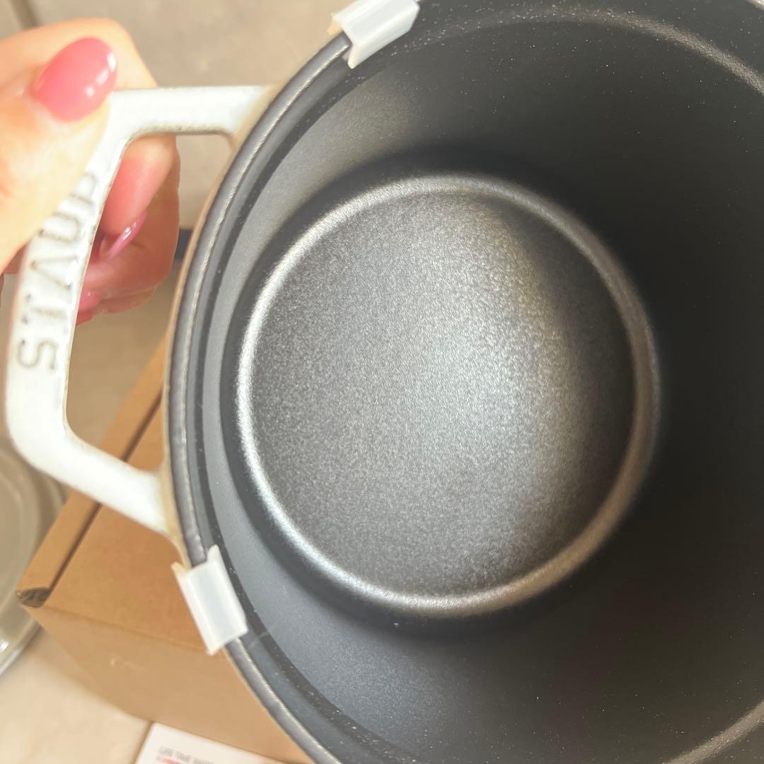 新品箱入りSTAUBストウブ グランドココットラウンドカンパーニュ20cm鋳鉄