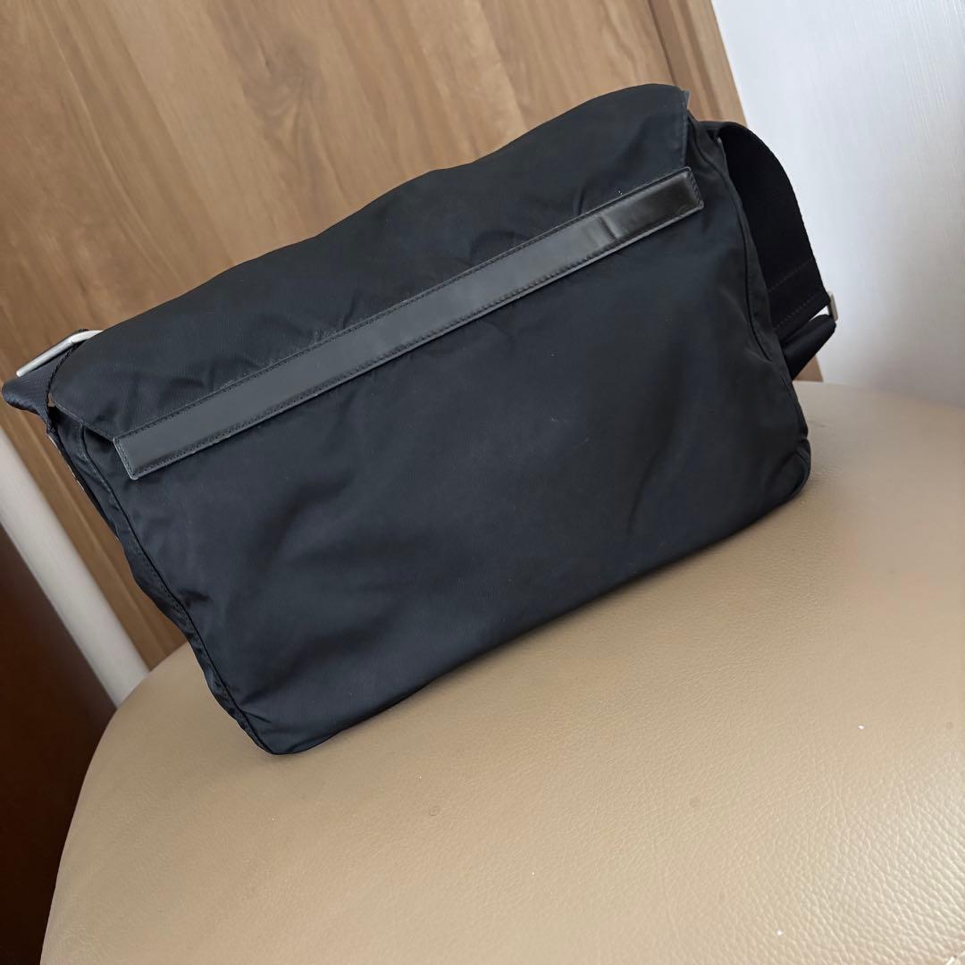 プラダ　ショルダーバック