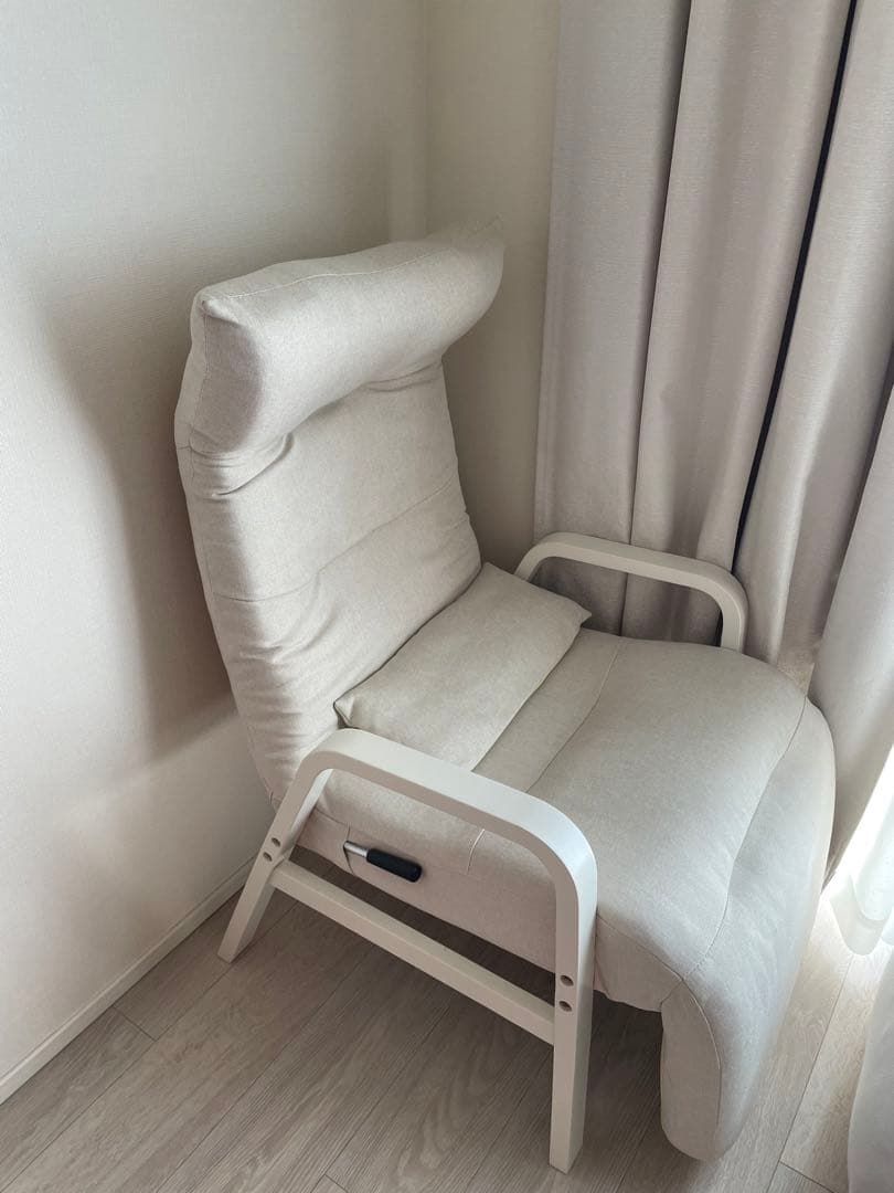 ちはる　　アイリスオーヤマ ウッドアーム リクライニングチェア