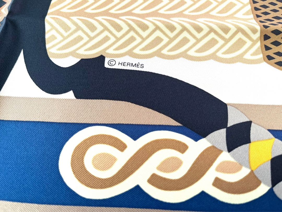 2022 エルメス HERMES カレ 90 鎧の幻想　未使用に近い　スカーフ