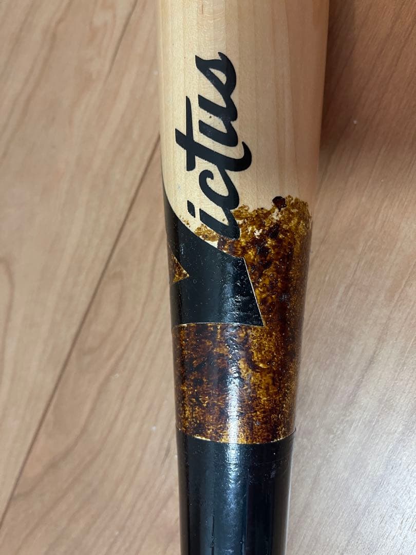 ヴィクタス ビクタスvictus 硬式木製　アドリー・ラッチマンモデル　84cm