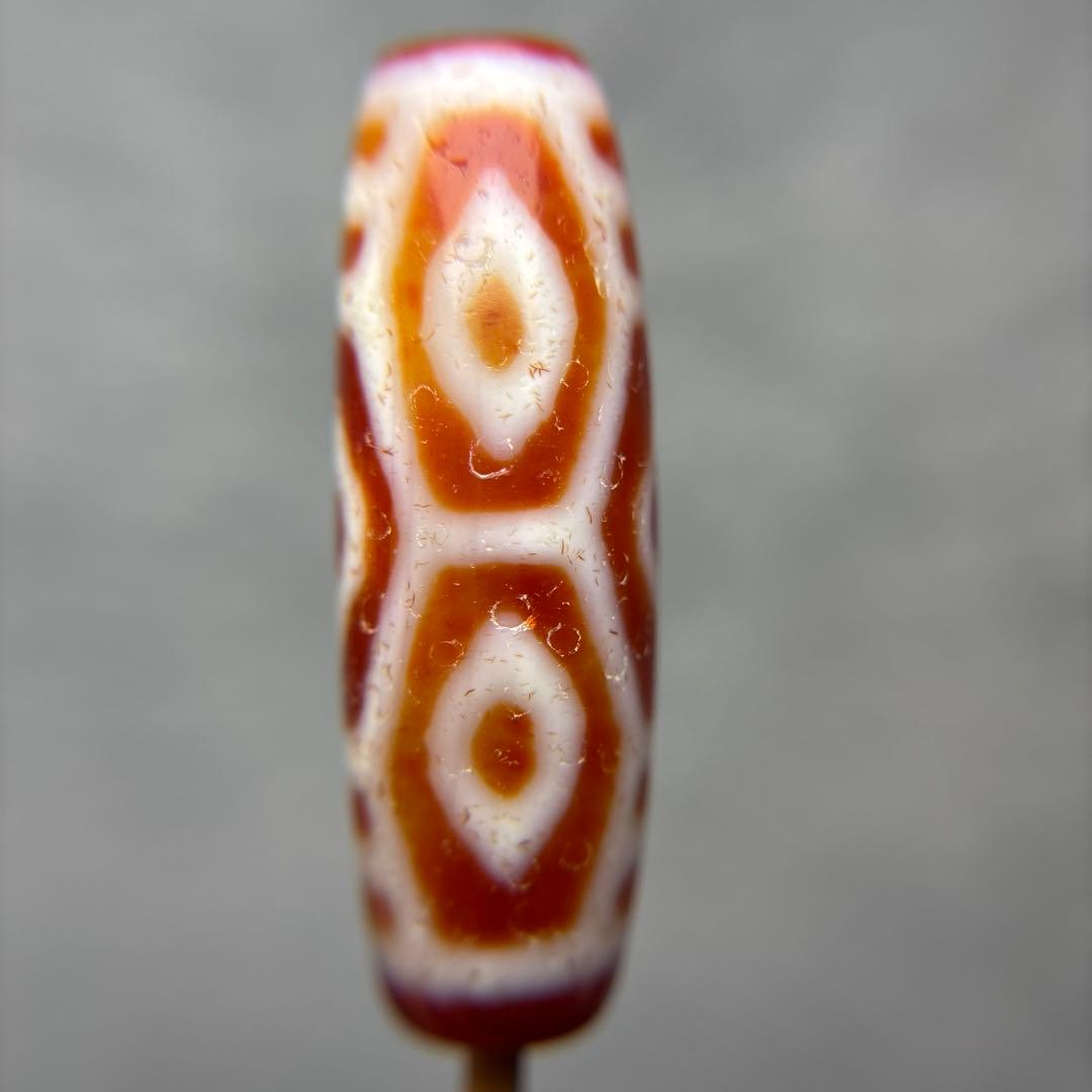 ユッキー瑪瑙　龍眼天珠　馬蹄痕たっぷり　11-39