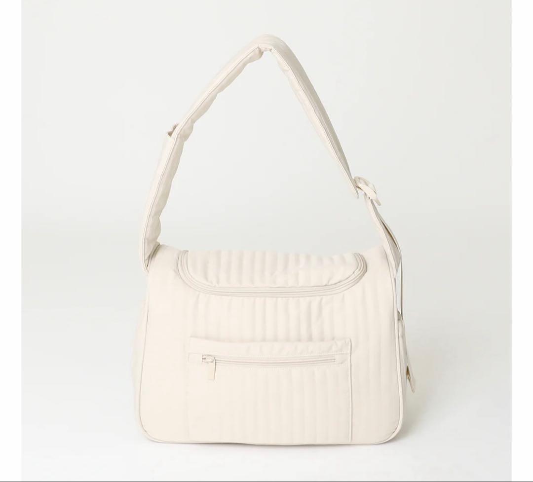 美品！moncheri スリングバッグ
