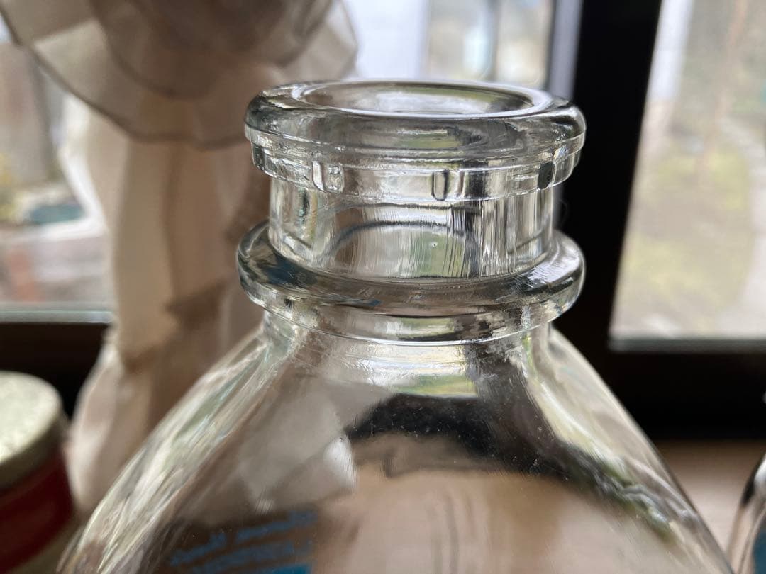 LAWSON’s ガラス瓶 2個セット ブルーキャリーケース付き