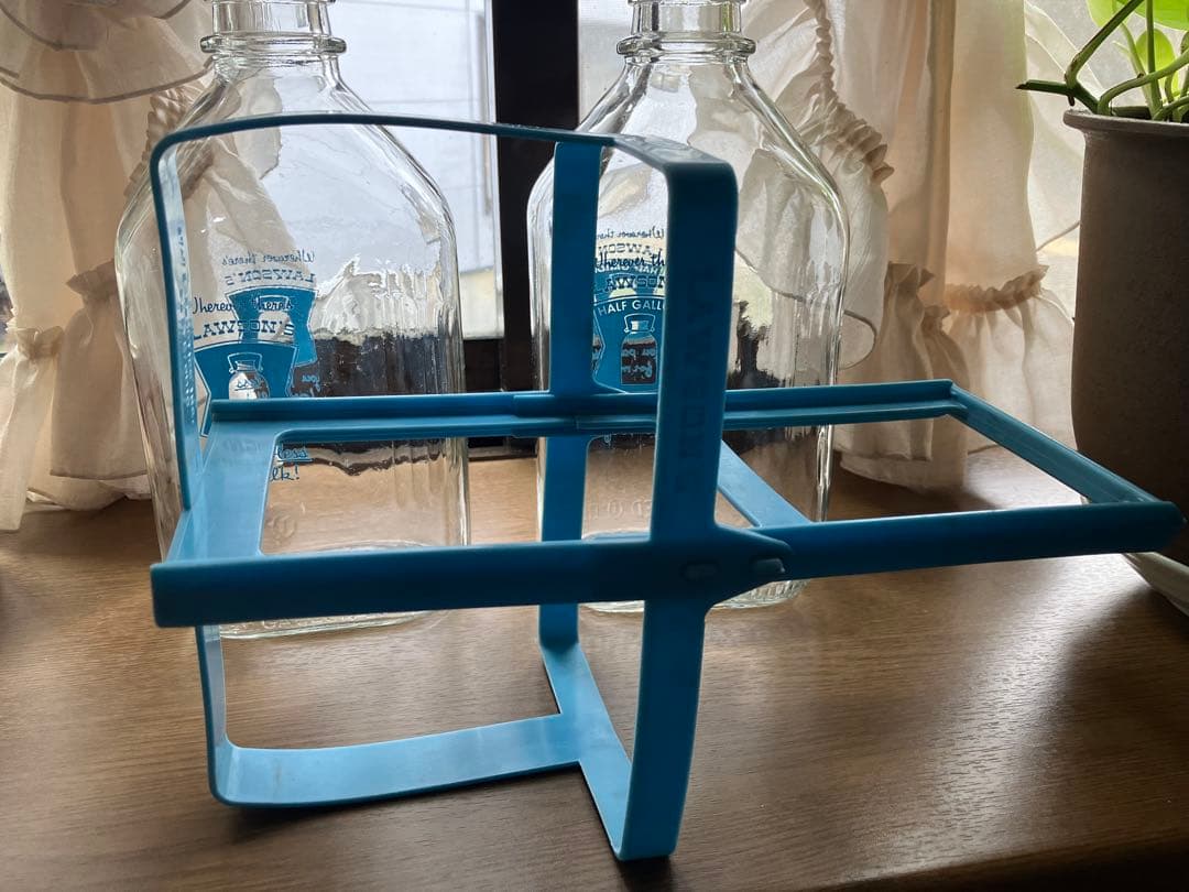 LAWSON’s ガラス瓶 2個セット ブルーキャリーケース付き