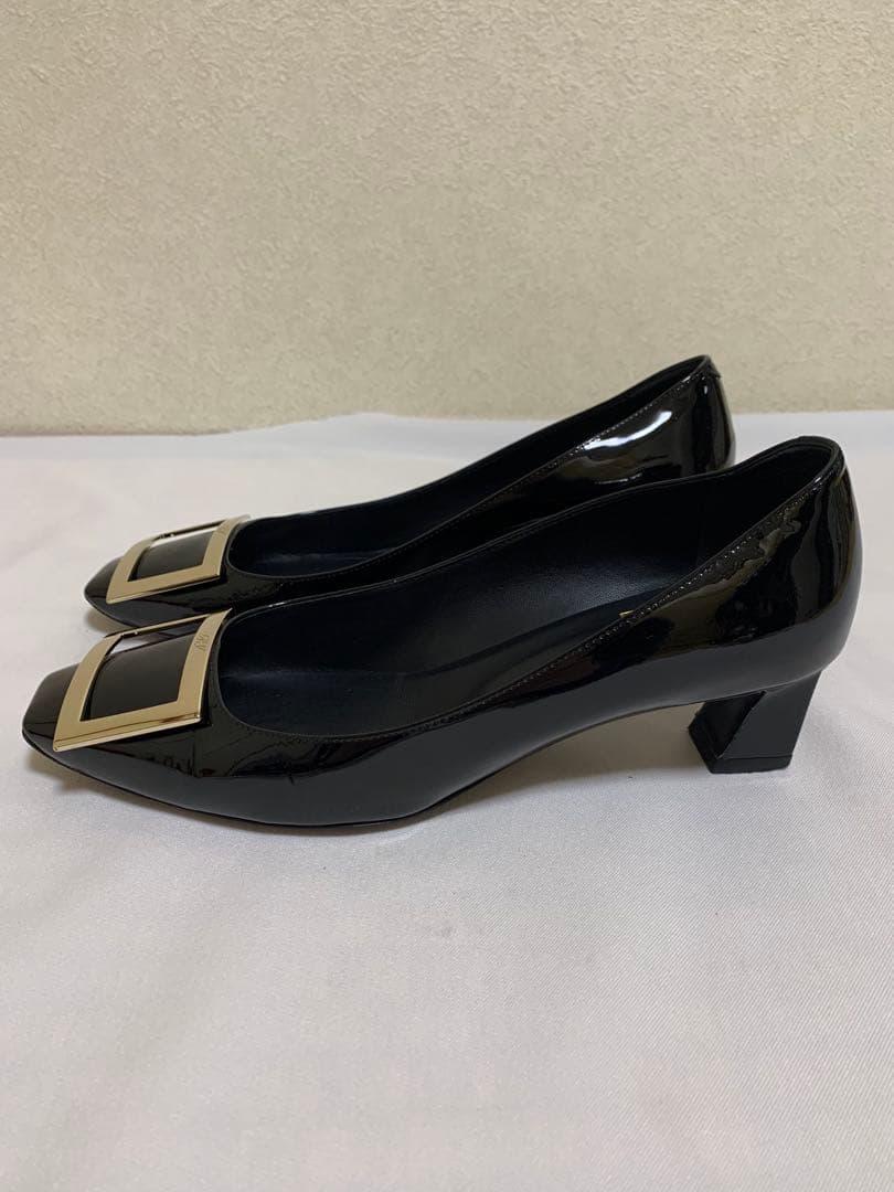 【美品】Roger Vivier ブラック エナメル　ハイヒール24cm