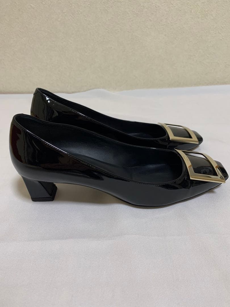 【美品】Roger Vivier ブラック エナメル　ハイヒール24cm