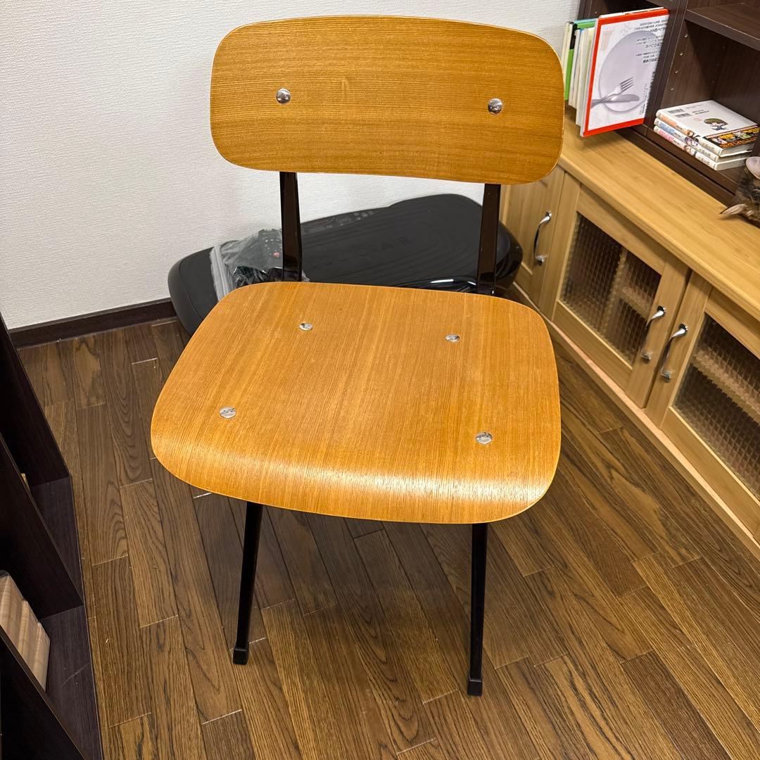 リザルトチェア 学校の椅子風