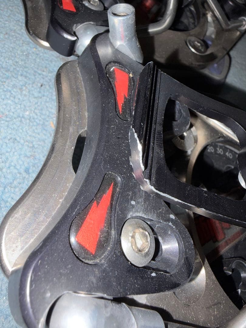 スノーボードビンディング シルバー/ブラック/レッド