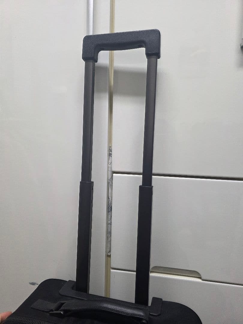 機内持ち込みOK PRADA 2VQ001 ブラック キャリーケース