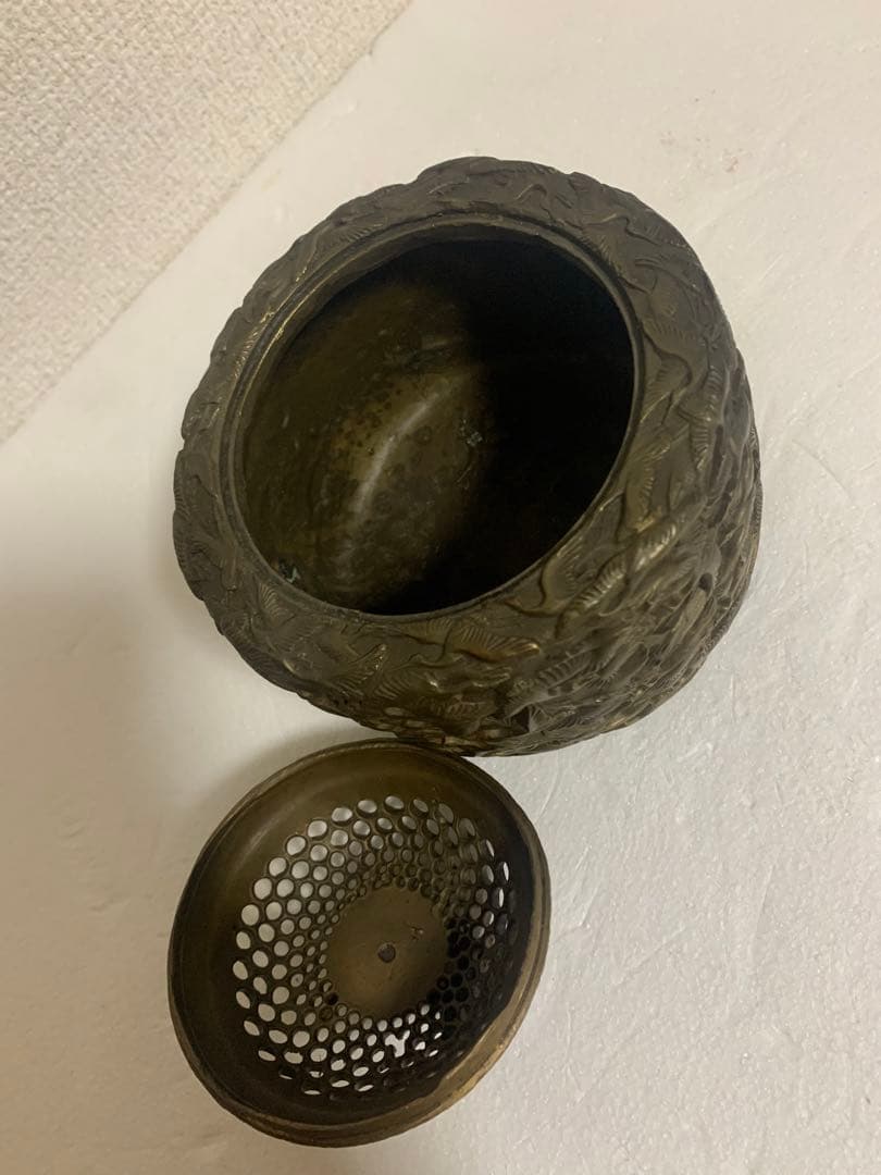 香炉　銅製真鍮　金属製　年代感あり中古、未使用に近い　工芸品　茶道具？