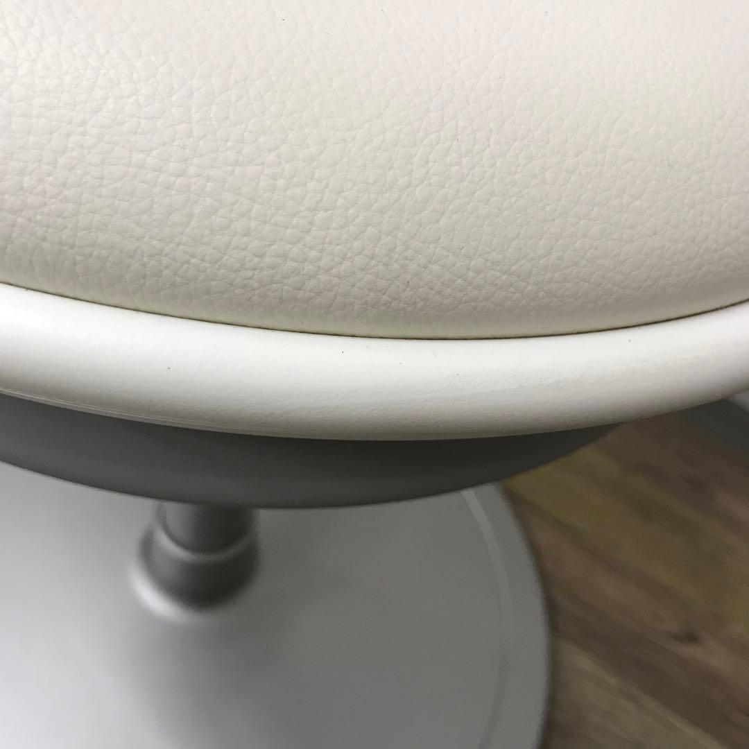 【展示品】オカムラ　患者用チェア　WSスツール　ホワイト　回転椅子　昇降