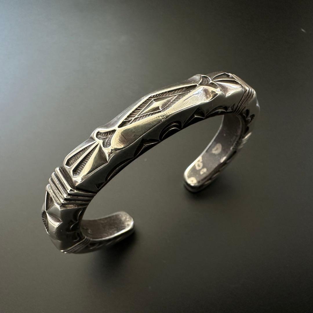 Navajo Thomas Curtis スタンプワーク ヘビーゲージ　バングル