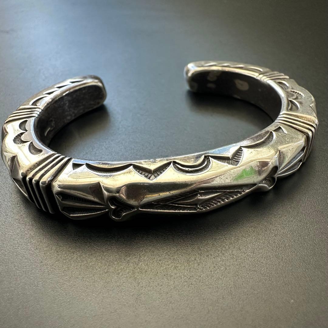 Navajo Thomas Curtis スタンプワーク ヘビーゲージ　バングル