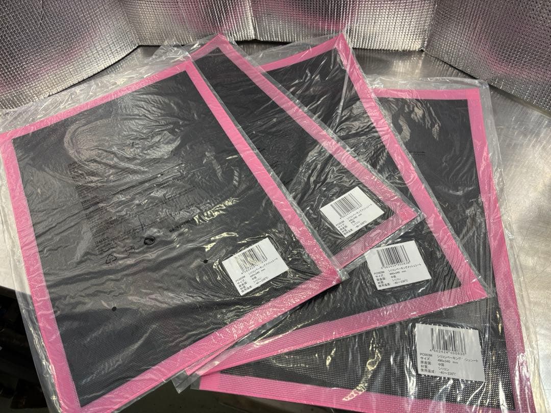 （パシフィック洋行）シリコンベーキングメッシュ4枚　6取り天板用