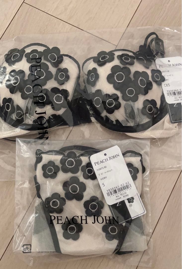 PEACH JOHN マリクワ　デイジーレース　ブラショーツセット　C65