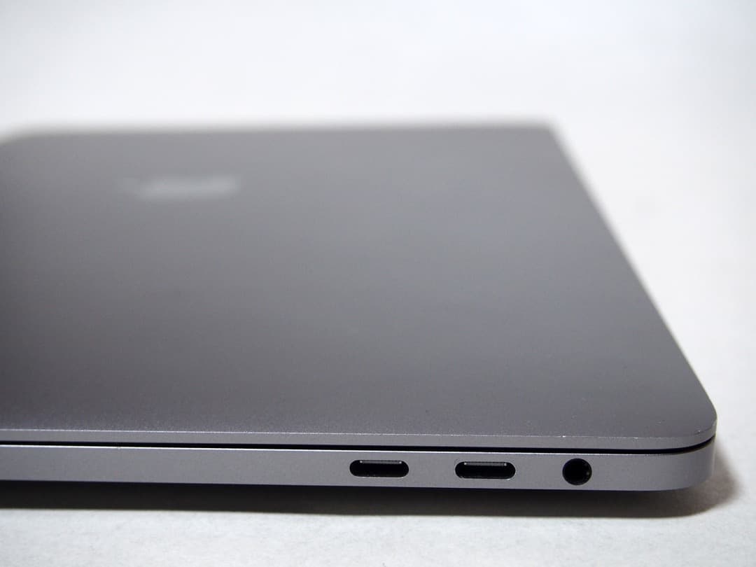 美品 Apple MacBook Pro 2018 15インチ 16G/250G