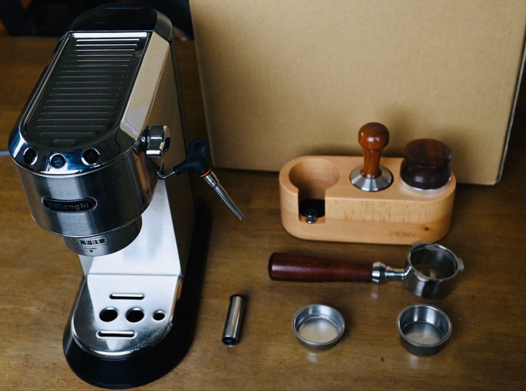 DeLonghi エスプレッソマシン デディカ