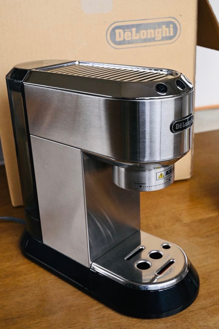 DeLonghi エスプレッソマシン デディカ