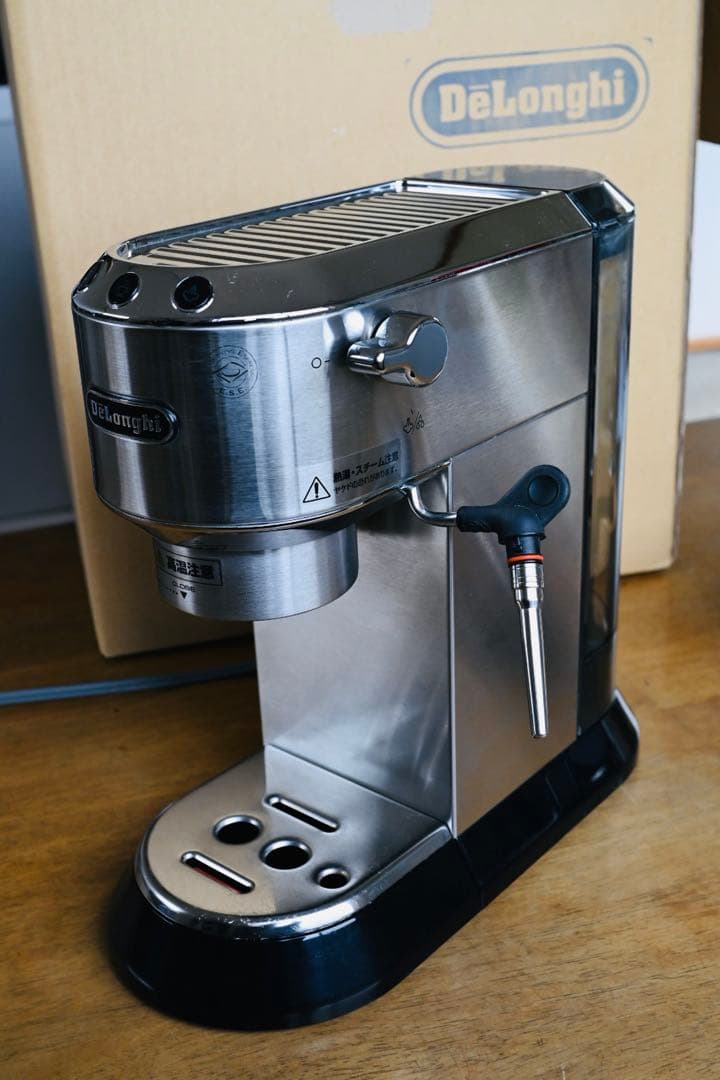DeLonghi エスプレッソマシン デディカ