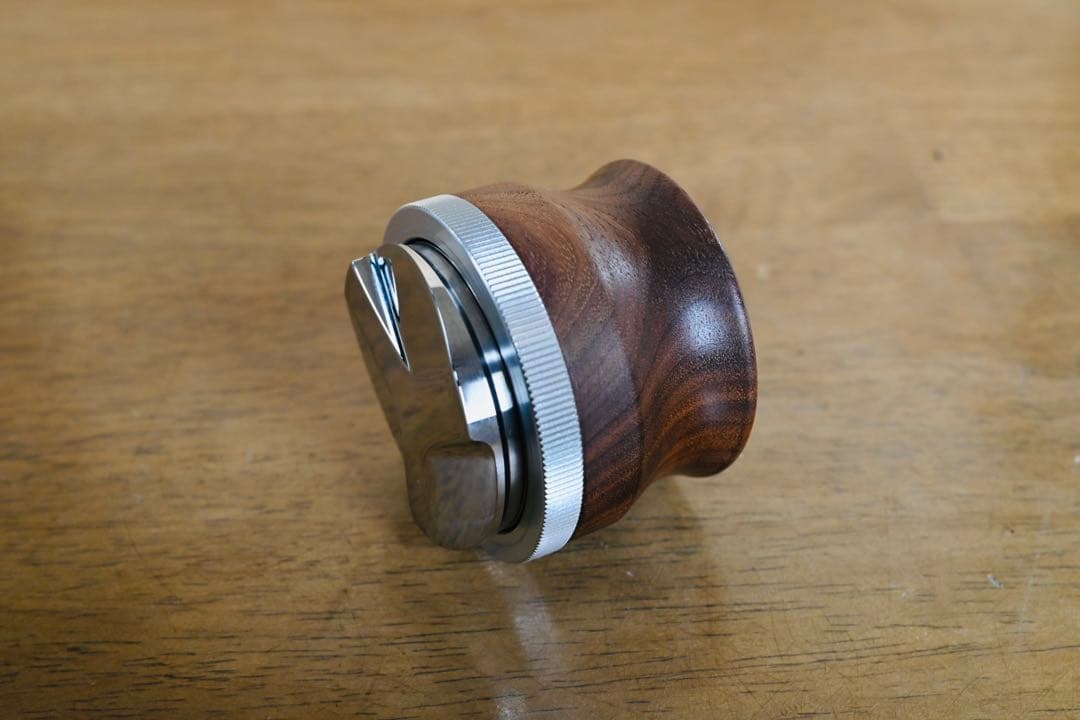 DeLonghi エスプレッソマシン デディカ