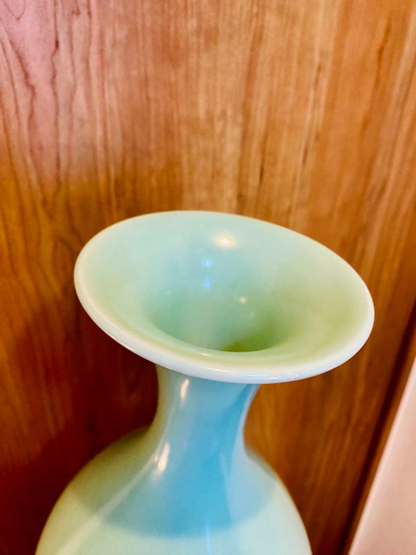 中国明代龍泉窑玉壶春瓶、箱付き、サイズ高さ約31cm径17cm口10cm