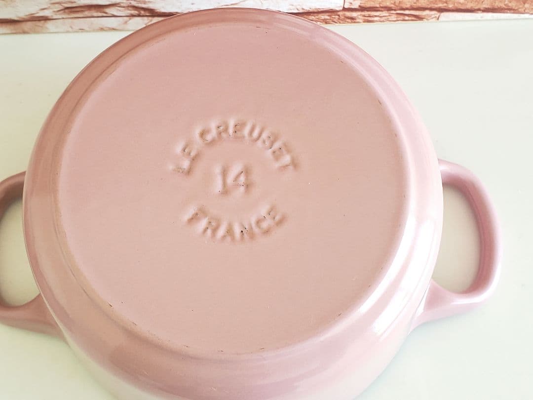 【週末価格】ル・クルーゼ　ココットロンド14㎝　マグネット2個