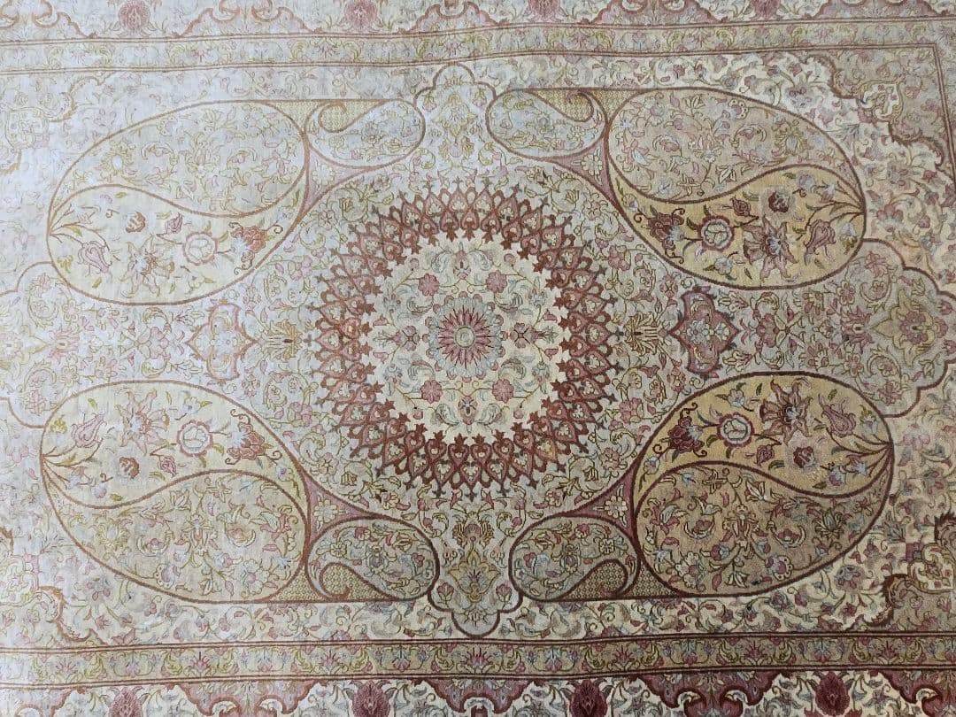 ペルシャ絨毯100%手織りシルク本物保証書クム産綺麗な色150cm×100cm