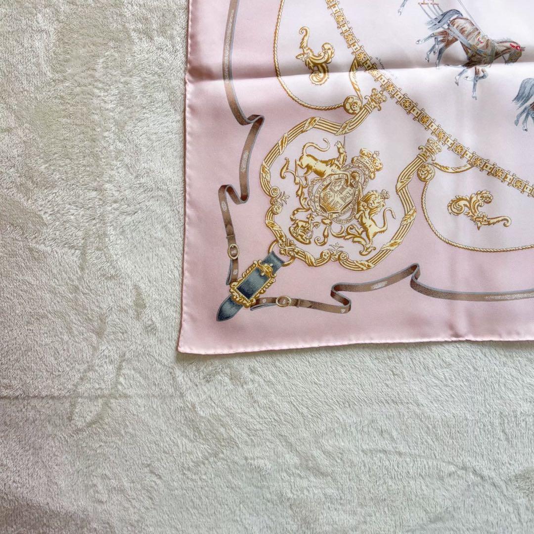 エルメス HERMES カレ90 英国王室の馬小屋　THE  MEWS