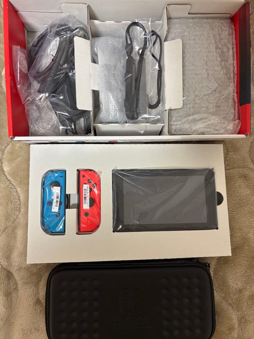 【美品】Nintendo Switch ニンテンドースイッチ 本体 ケース付き