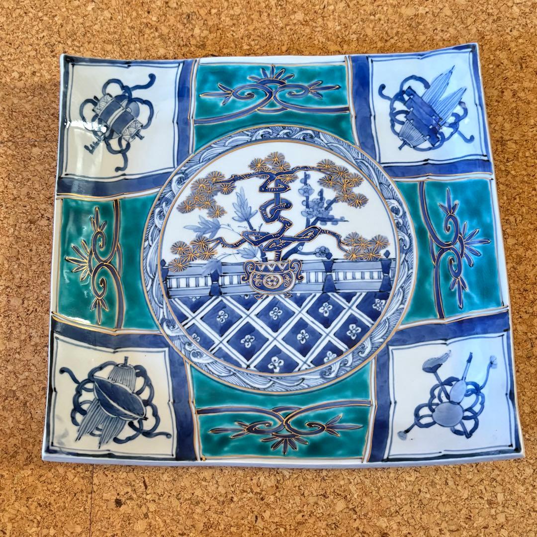 り*ゴ様 九谷焼　山本長左　　宮内庁御用達　　皿　　飾り皿　　未使用