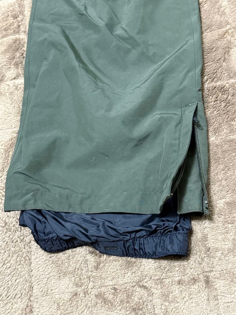 Burton ak スノーボードパンツ GORE-TEX カーキ 一部破れあり