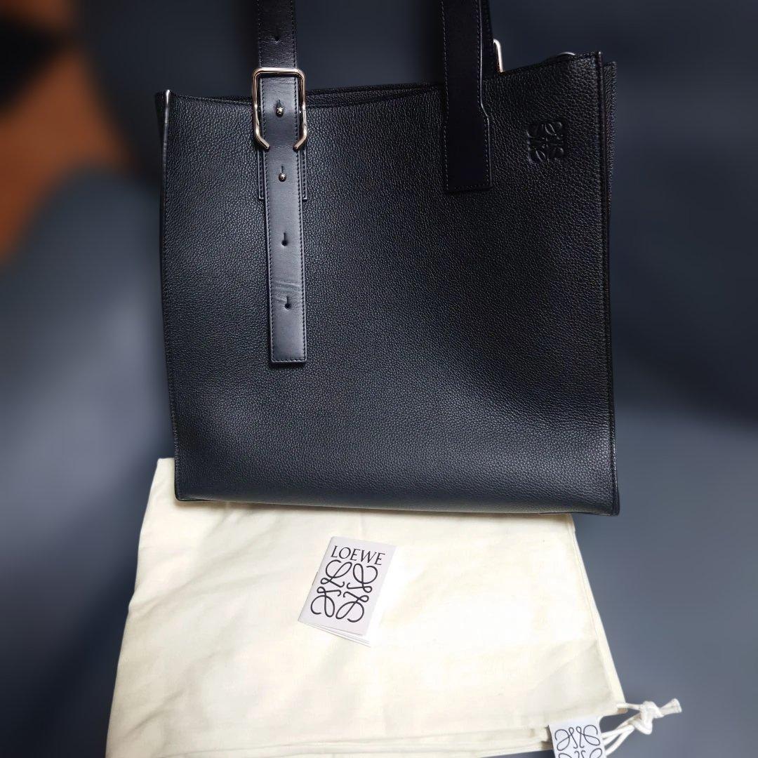 LOEWE バックルトート