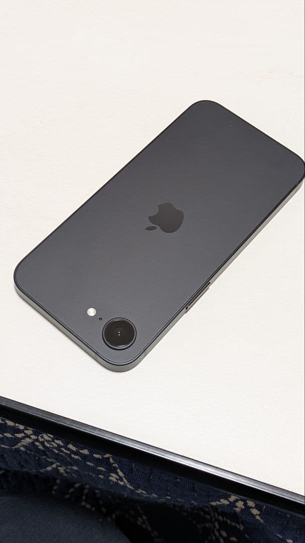 iPhone16e 本体