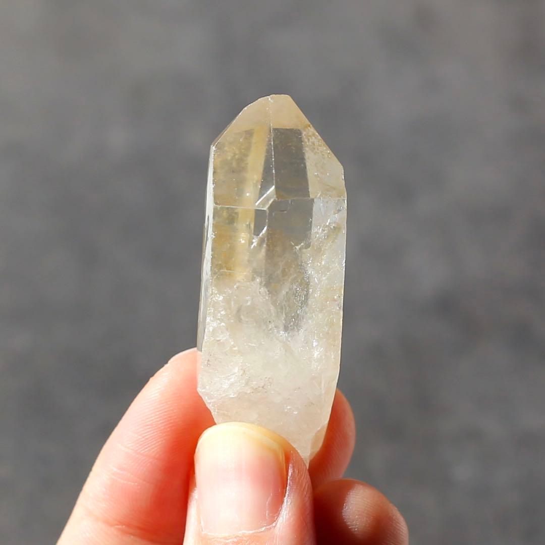 ゴールデンヒーラー クォーツ 原石 水晶 鉱物 希少石 天然石