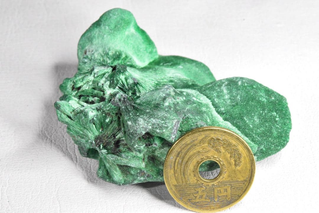 コンゴ産 ベルベットマラカイト原石