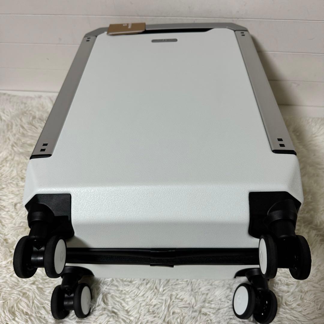 新品未使用✨PHOENX TELA40 キャリーケース　４輪　ホワイト　ビジネス