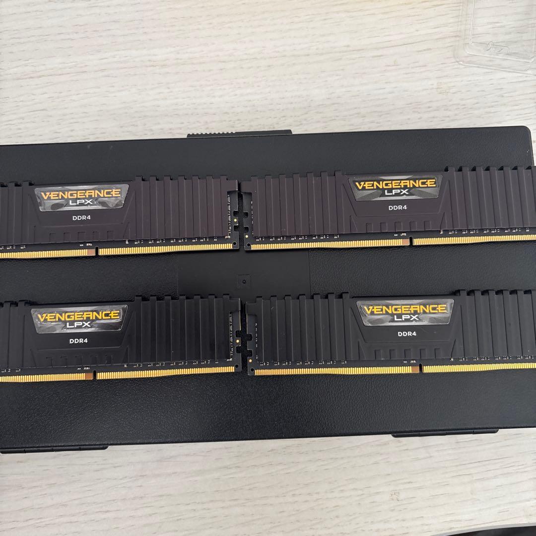 う*ん様 Corsair DDR4メモリ-3200MHz 32GB ［8GB×4