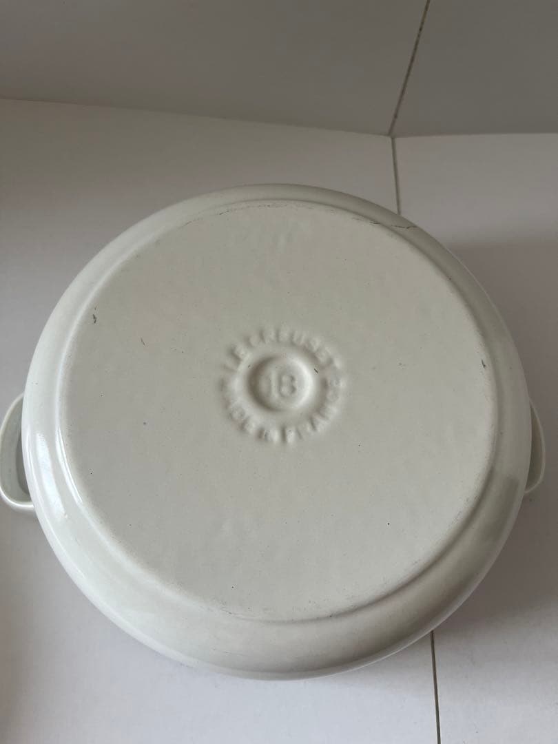 ルクルーゼ　ココットロンド　18cm ホワイト